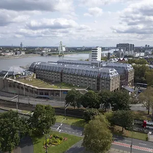 https://maritim-cologne.topcolognehotels.com